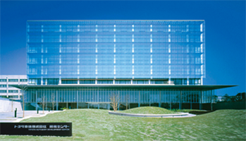 事例：APRESIAでネットワークを再構築。4年間故障ゼロの実績と 